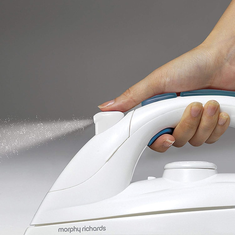 Morphy Richards Steam Generator Iron 333021 spraying water-min