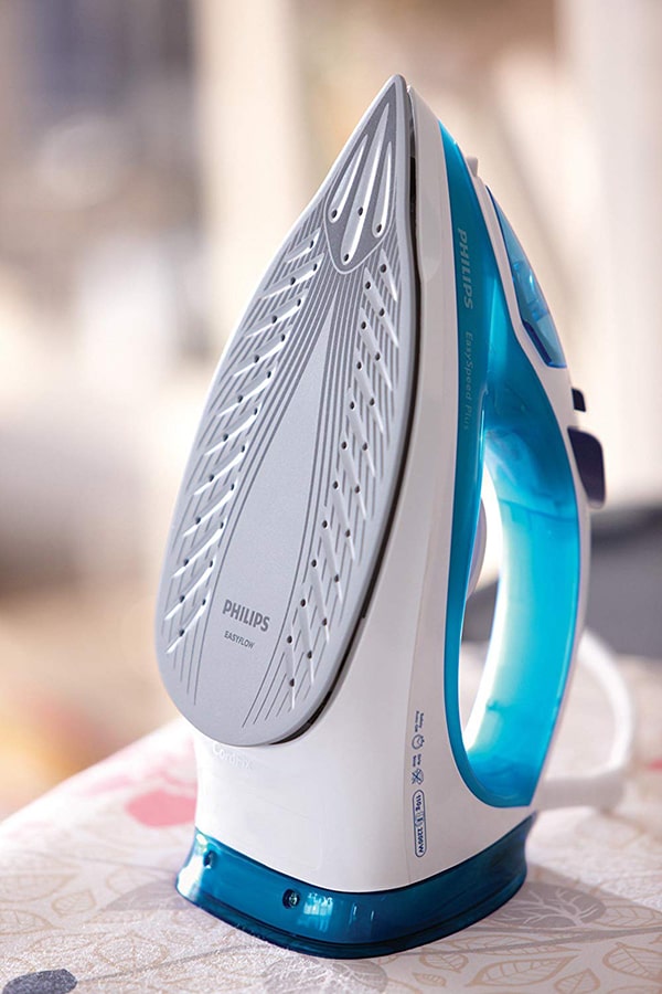 Philips GC2040 20 Easy Speed Steam Iron soleplate-min