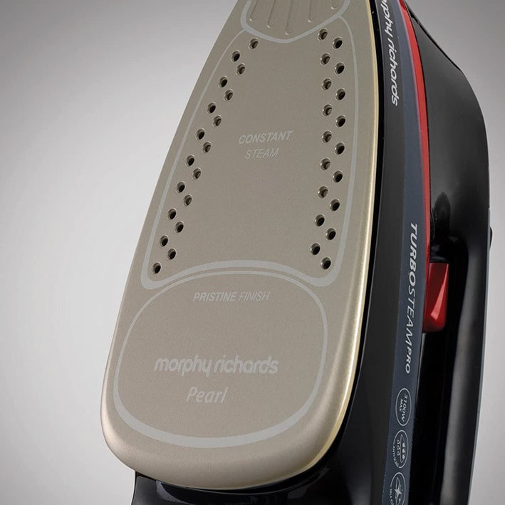 Morphy Richards 303125 Steam Iron soleplate-min